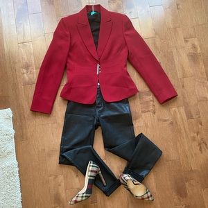 TAHARI Arthur S. Levine petite red blazer sz 2